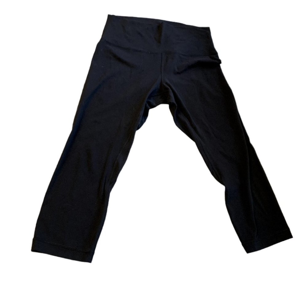 Size 10 Lululemon black capri leggings